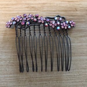 Silver hair accessory with pink gems